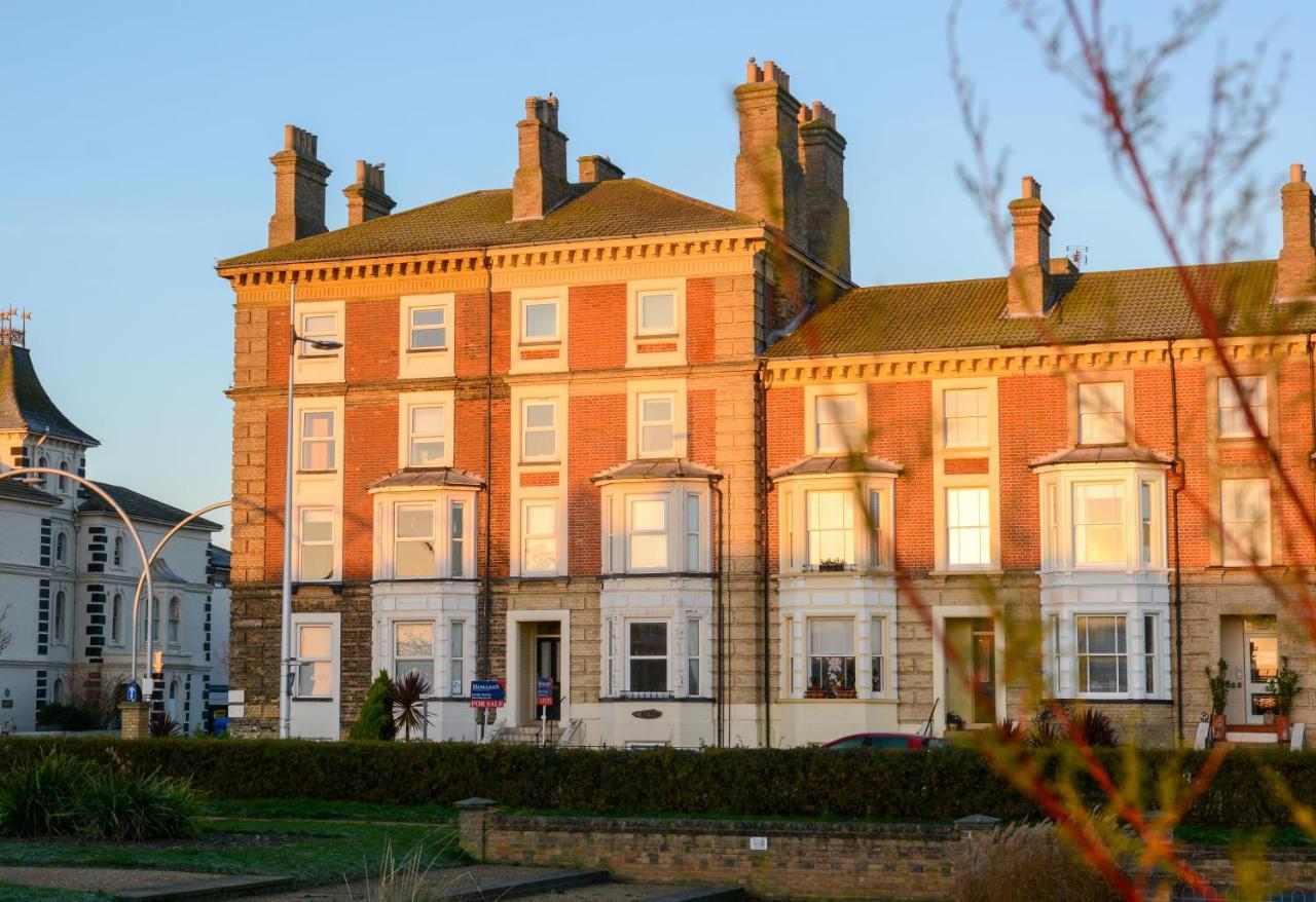 Sea Views Stunning 2 Bedroom Apartment # Lowestoft Εξωτερικό φωτογραφία