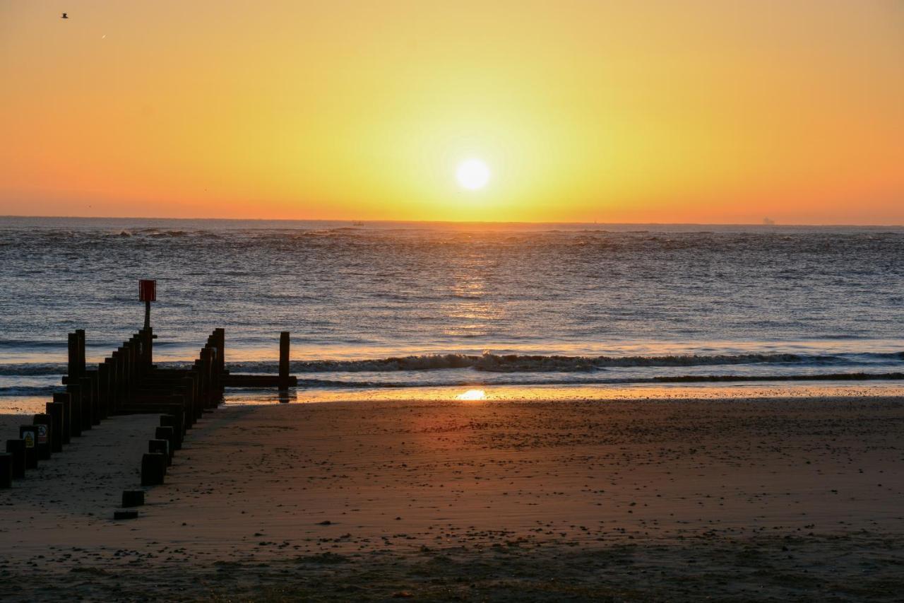 Sea Views Stunning 2 Bedroom Apartment # Lowestoft Εξωτερικό φωτογραφία