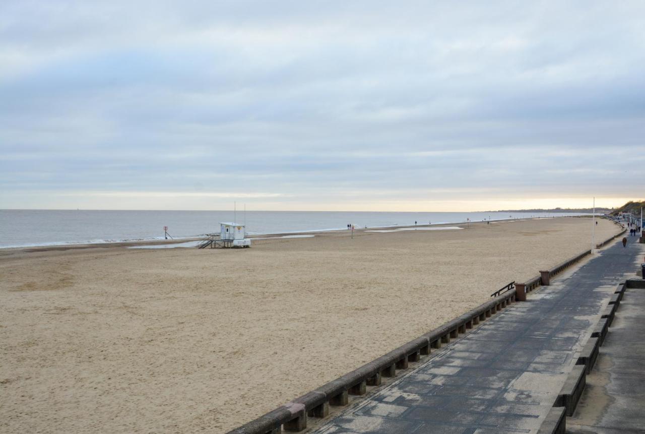 Sea Views Stunning 2 Bedroom Apartment # Lowestoft Εξωτερικό φωτογραφία