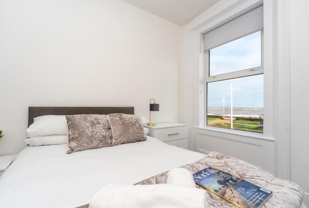 Sea Views Stunning 2 Bedroom Apartment # Lowestoft Εξωτερικό φωτογραφία