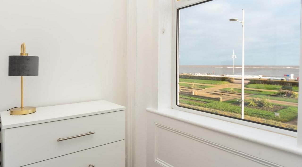 Sea Views Stunning 2 Bedroom Apartment # Lowestoft Εξωτερικό φωτογραφία