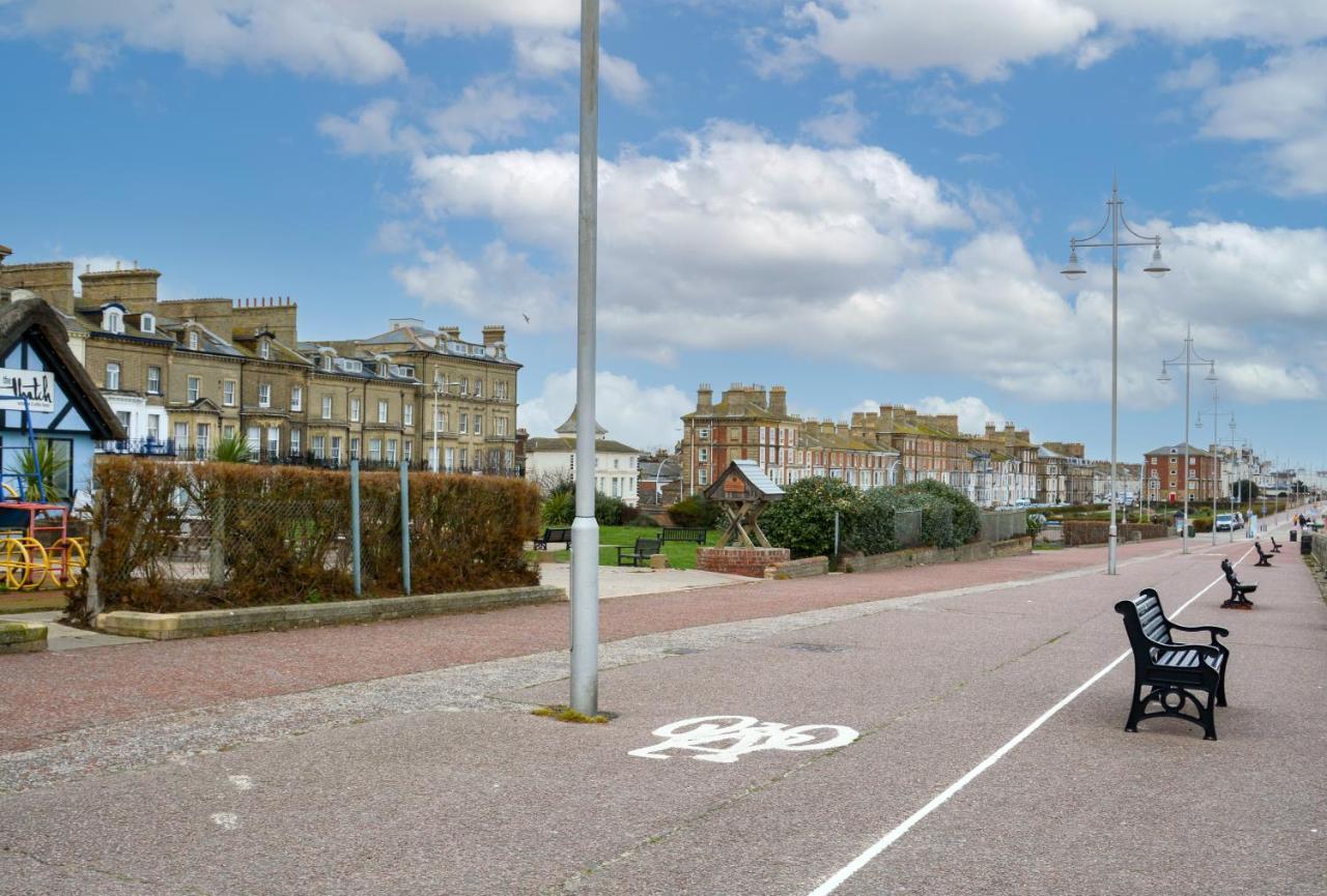 Sea Views Stunning 2 Bedroom Apartment # Lowestoft Εξωτερικό φωτογραφία